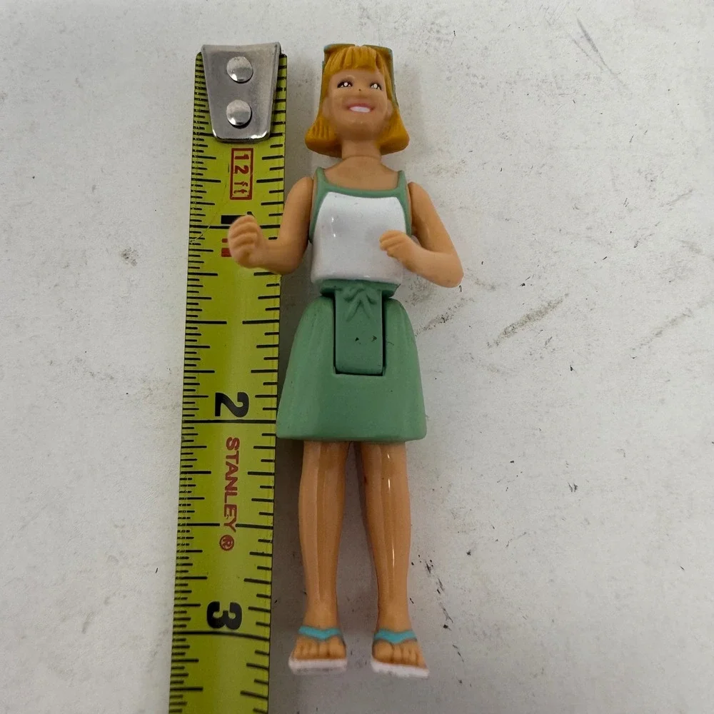 Vintage Sweet Streets Mom Doll Blonde Green Skirt White Top Figure 3.25 Inch